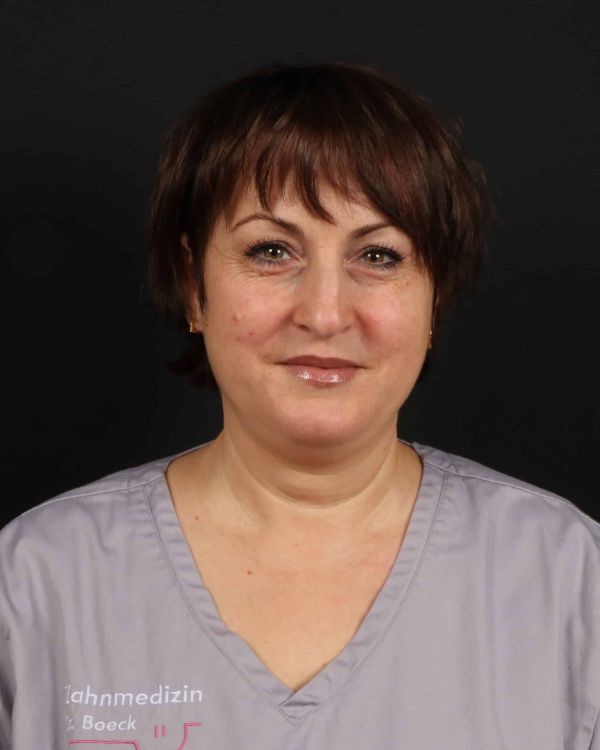 Fitnete Ajvazi Portrait
